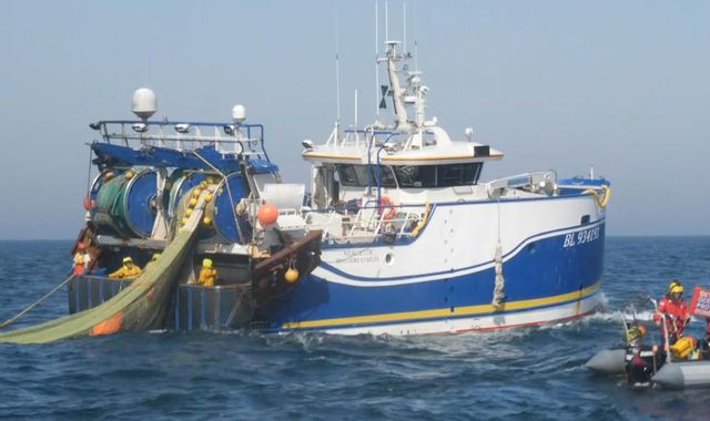 France pledges to 'fight every day' to uphold fishermen's rights amid Brexit row with UK - Vimarsana News