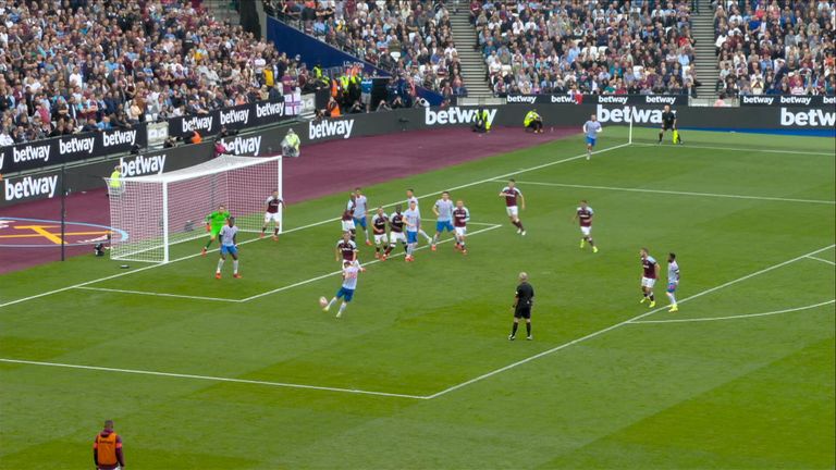 Fabianski makes incredible fingertip save