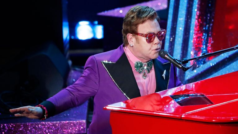 Elton John a encore retardé sa tournée