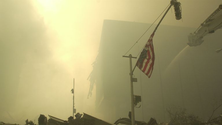 An American flag at ground zero on the evening of Sept. 11, 2001 after the September 11 terrorist attacks on the World Trade Center in New York City.(AP Photo/Mark Lennihan)
PIC:AP