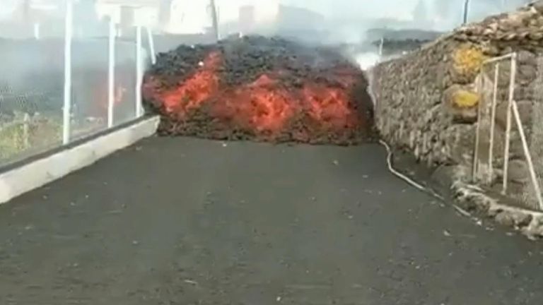 Rivers of lava oozed down streets in La Palma