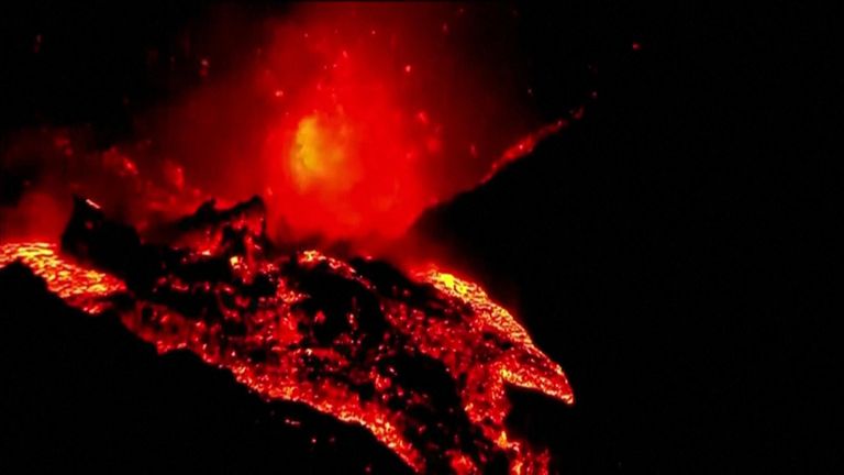 La Palma: Rivers of lava after volcano eruption