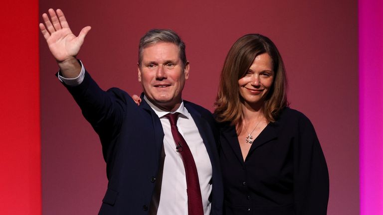 Britain&#39;s Labour Party leader Keir Starmer poses with his wife Victoria Starmer at Britain&#39;s Labour Party annual conference in Brighton, Britain, September 29, 2021. REUTERS/Hannah Mckay
