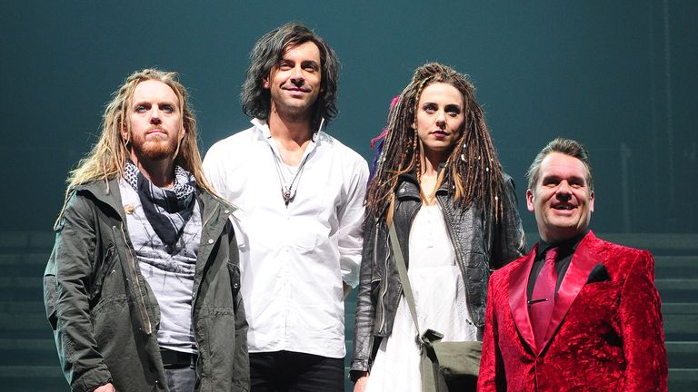 Tim Minchin, Ben Forster, Melanie C dan Chris Moyles membintangi produksi baru Jesus Christ Superstar, terlihat saat gladi bersih di LH2 Center di London.  ASOSIASI PERS Foto.  Gambar tanggal: Senin 17 September 2012. Kredit foto harus dibaca: Ian West / PA Wire