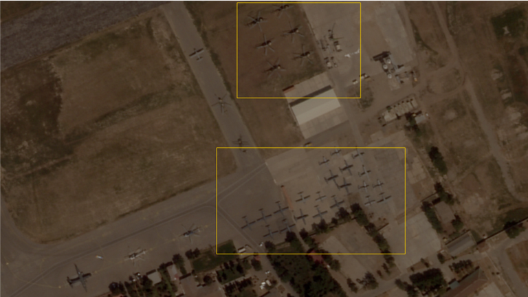 Ez a műholdfelvétel augusztus 16 -án készült a termezi repülőtérről.  Kép: Bolygó
