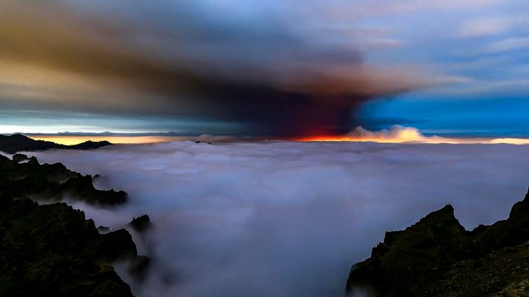 A cloud of ash and sulfur dioxide expelled by the volcano of La Palma in La Palma, Santa Cruz de Tenerife, Canary Islands, (Spain) on 23 September 2021.  PIC:AP