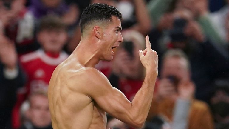 Dalot: Ronaldo fantastic on and off pitch