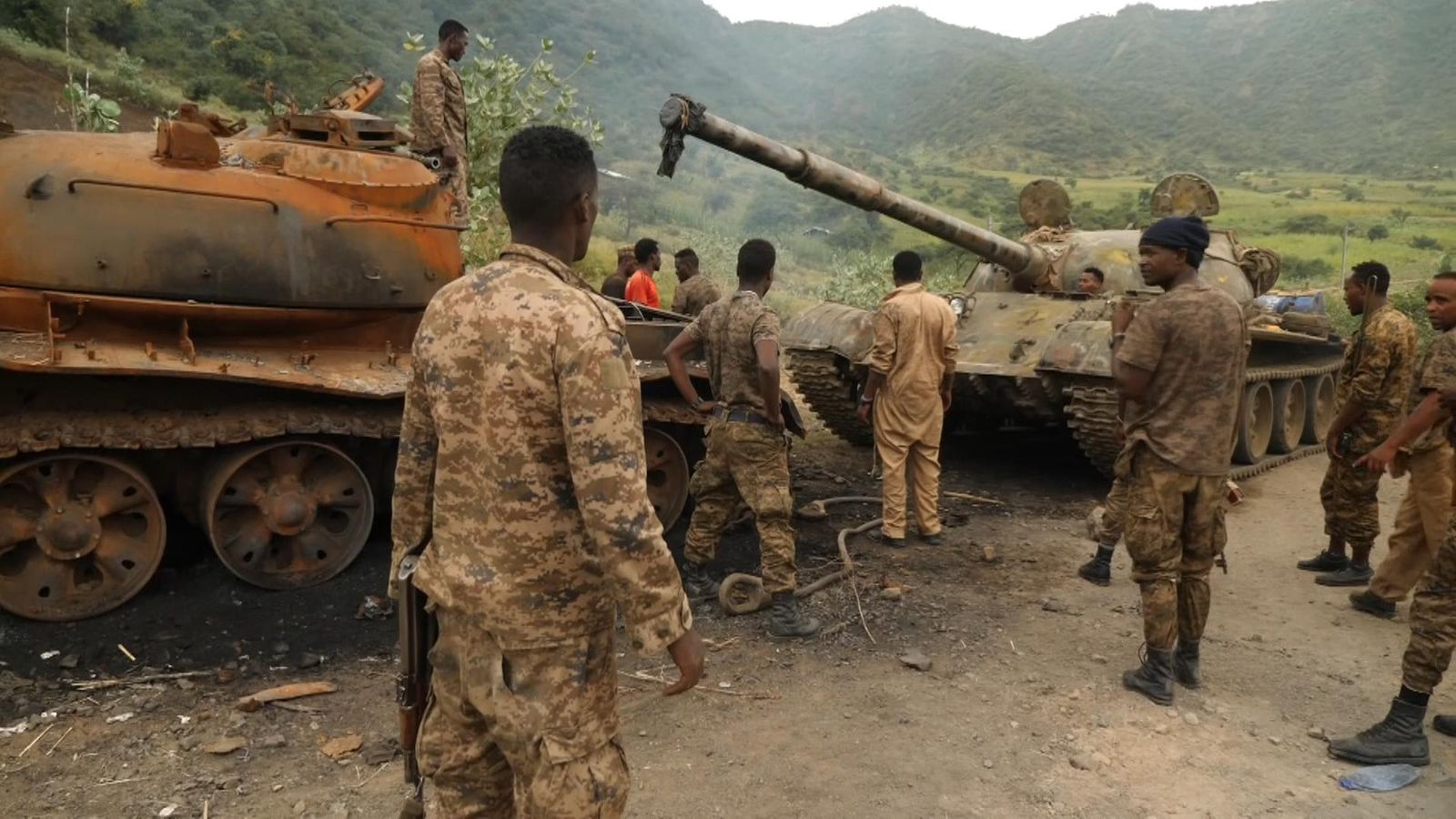 Ethiopia civil war Thousands of troops assemble on highway to front