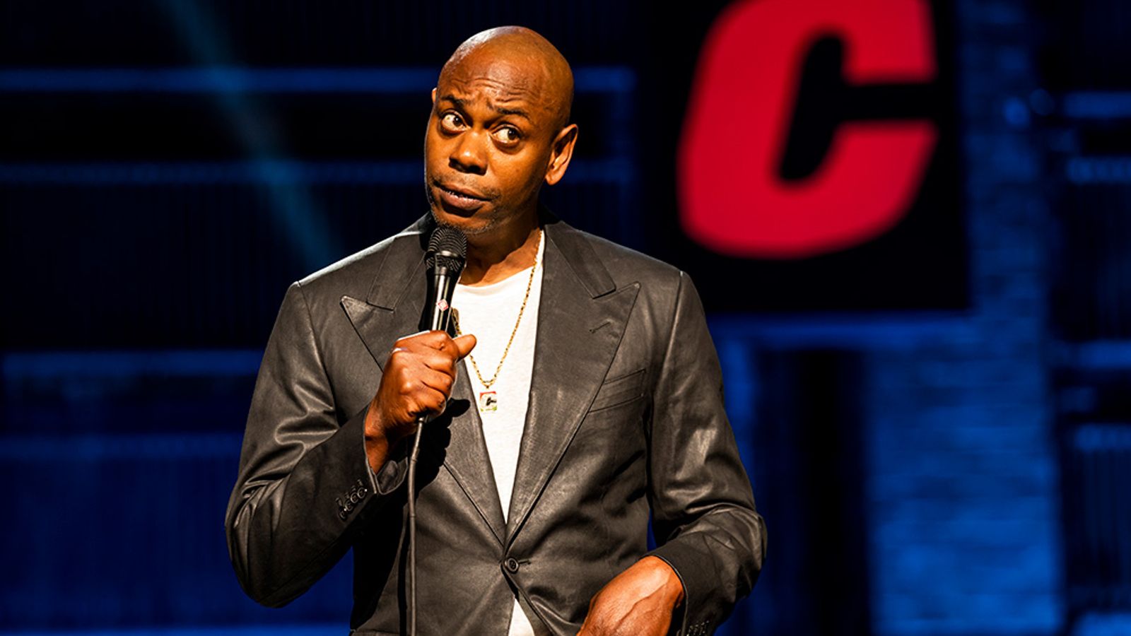 Dave Chappelle diserang di atas panggung saat acara Netflix di Hollywood Bowl di Los Angeles |  Berita Ent & Seni