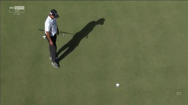 Kim misses out on birdie after long wait