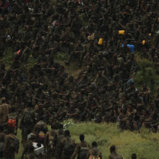 Ethiopia civil war: Thousands of troops assemble on highway to front line in bloody conflict