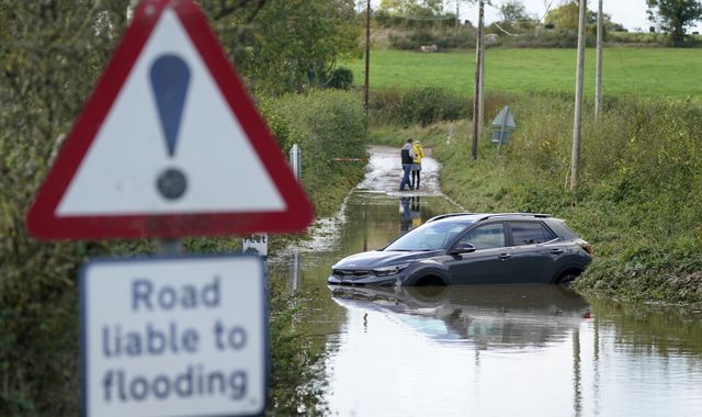 UK weather: Met Office issues yellow weather warnings as rain to sweep across country this weekend - Vimarsana News