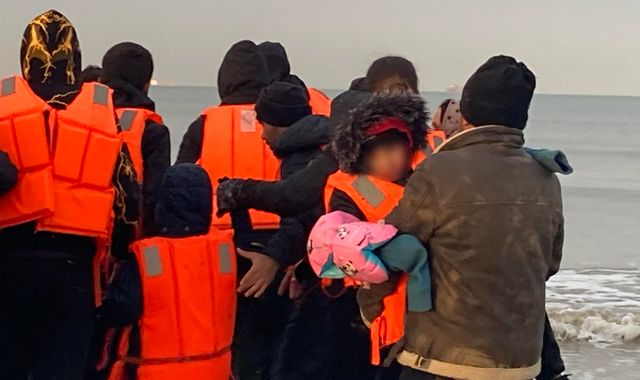 Migrant crossings: Sky News witnesses chaotic boat launches near Calais - Vimarsana News