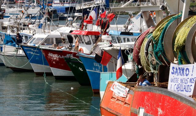 Brexit: France releases list of possible sanctions it could impose against UK over fishing dispute - Vimarsana News