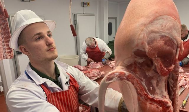 How the departure of migrant workers has left a shortage of butchers - Vimarsana News