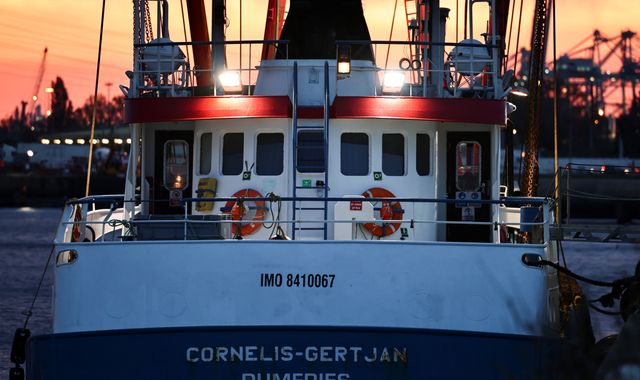Fishing row: France backs down on immediate threats to ban British boats from French ports as talks continue - Vimarsana News