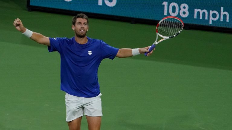 Reaksi Cameron Norrie dari Inggris Raya setelah memenangkan pertandingan melawan Nikoloz Basilashvili dari Georgia di final tunggal turnamen tenis BNP Paribas Open pada hari Minggu, 17 Oktober 2021 di Indian Wells, California (AP Photo)