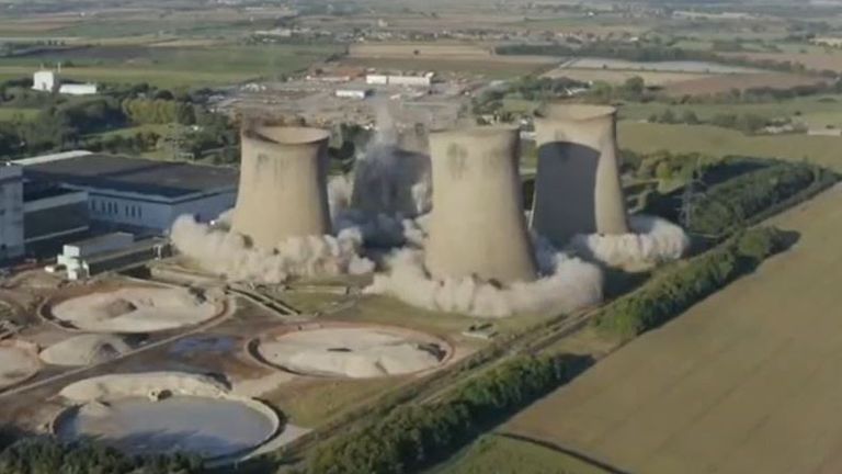 Eggborough cooling towers are demolished