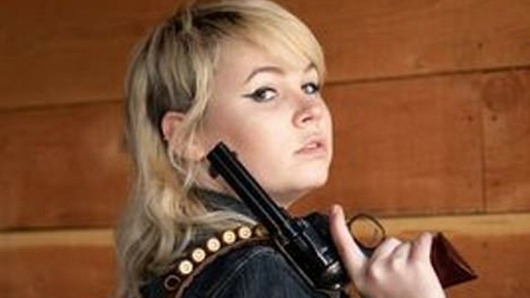 Hannah Gutierrez-Reed اسلحه ساز سر صحنه فیلم Rust بود.  اسکرین شات فایل: Shutterstock