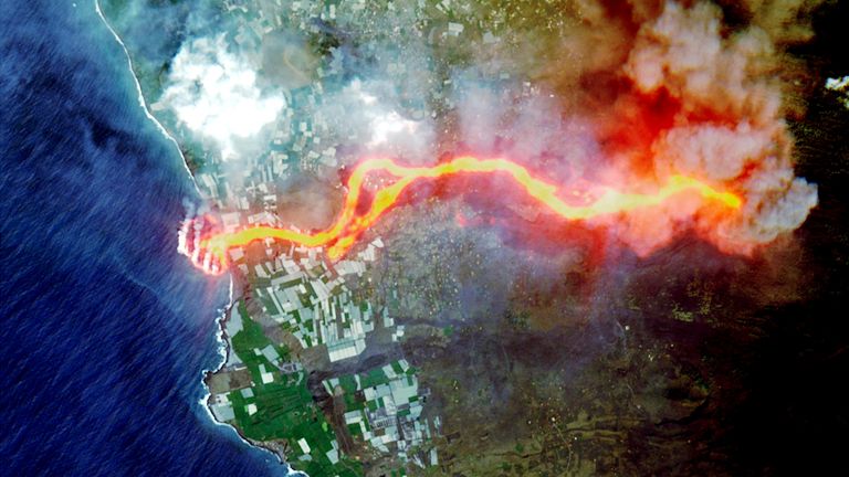 Satellite picture of lava flow following the eruption of a volcano on the island of La Palma, Spain. Pic: Copernicus Sentinel-2 Imagery/ @DEFIS_EU/Reuters