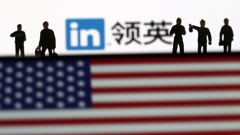 Microsoft กำลังปิดเว็บไซต์ LinkedIn ในประเทศจีน  ภาพ: Reuters