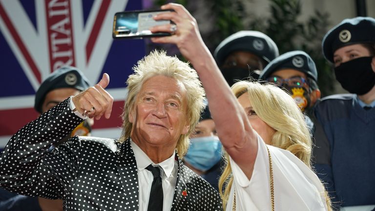 Rod Stewart and Penny Lancaster pose for a selfie