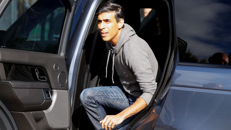 Britain&#39;s Chancellor of the Exchequer Rishi Sunak arrives for the annual Conservative Party conference, in Manchester, Britain, October 3, 2021. REUTERS/Phil Noble
