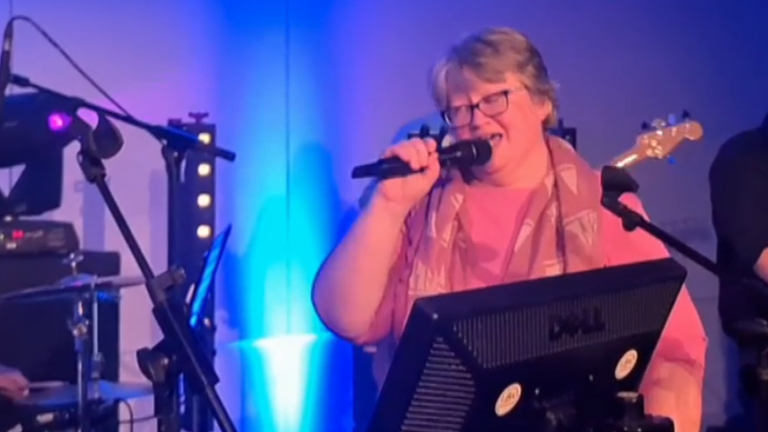 Therese Coffey singing at the Conservative Party conference