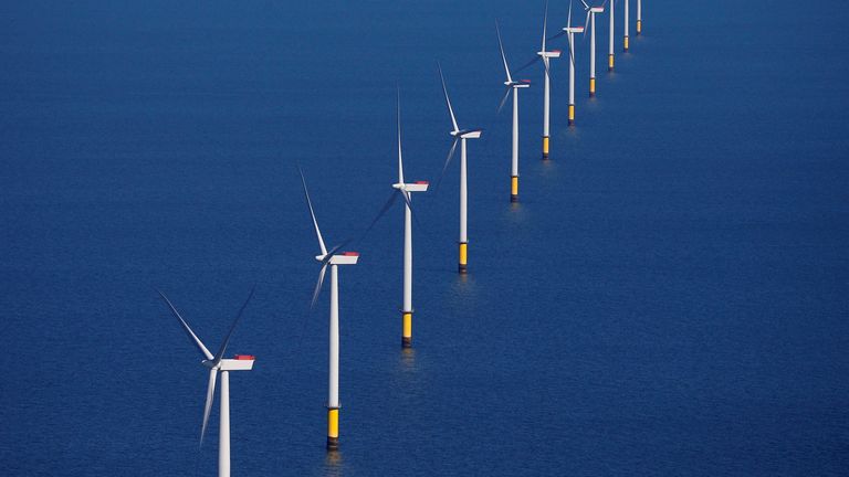 FILE PHOTO: General view of the Walney Extension offshore wind farm operated by Orsted off the coast of Blackpool, UK, September 5, 2018.  REUTERS / Phil Noble // file photo
