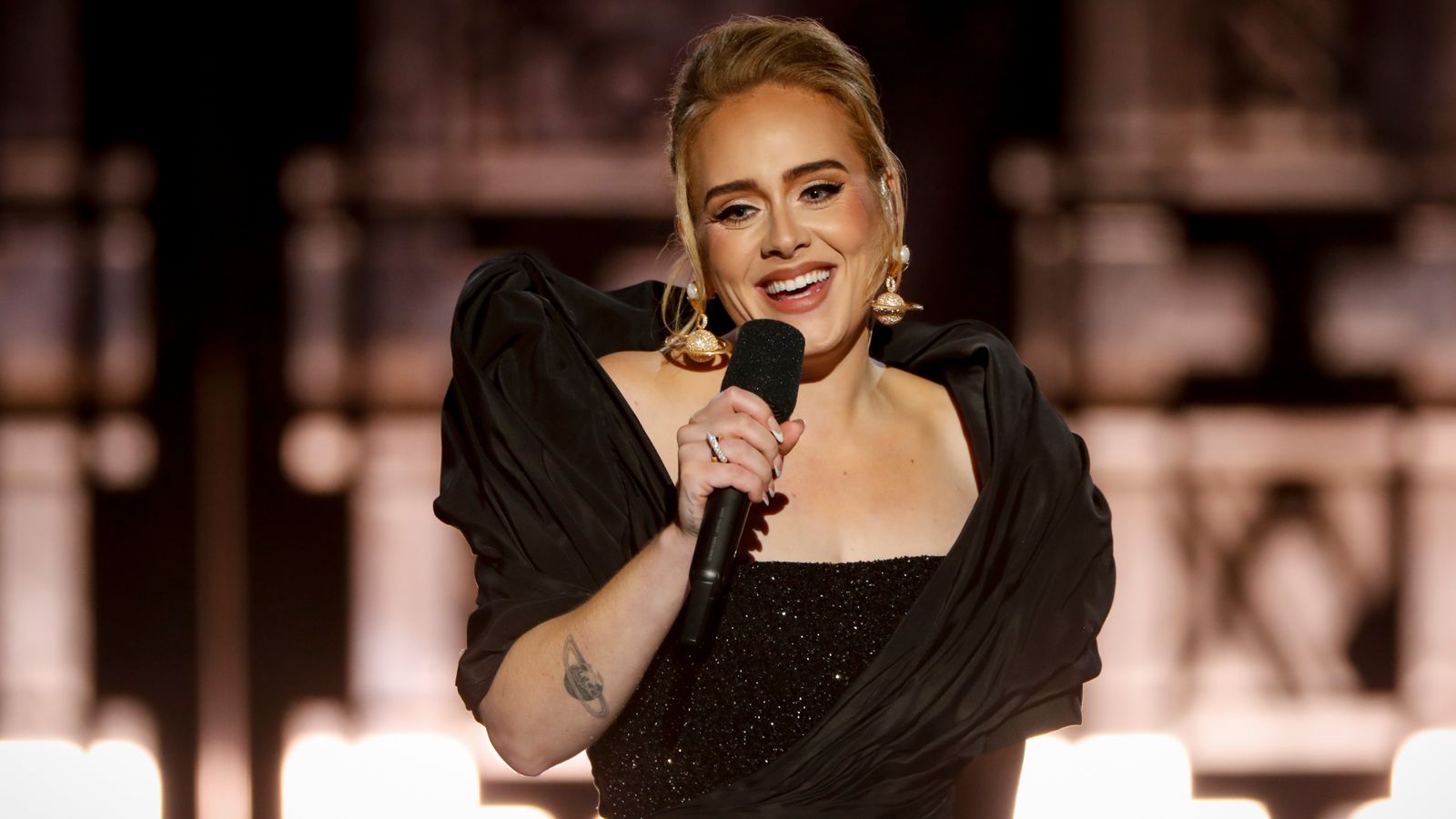 Adele berbicara tentang perceraian, putranya, dan penurunan berat badan dalam wawancara Oprah menjelang album baru |  Berita Ent & Seni