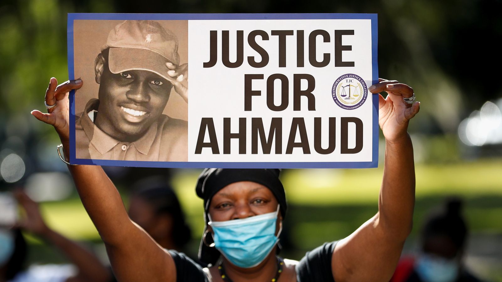Pembunuhan Ahmaud Arbery: Tiga pria kulit putih dinyatakan bersalah membunuh pria kulit hitam saat dia jogging di Georgia |  Berita AS