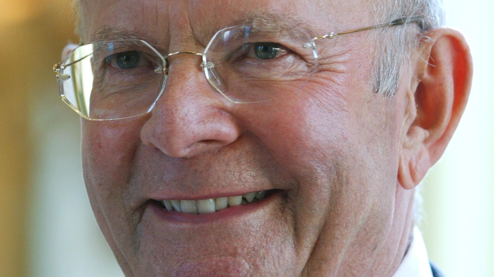 Wilbur Smith: Penulis terlaris meninggal pada usia 88 |  Berita Ent & Seni