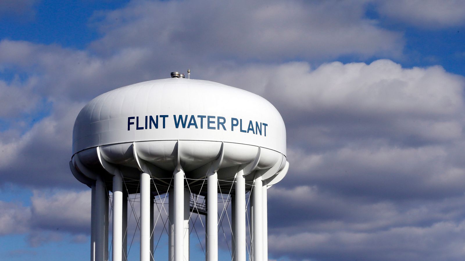 Hakim AS menyetujui penyelesaian 6 juta untuk ribuan penduduk yang terkena dampak krisis air Flint |  Berita Dunia