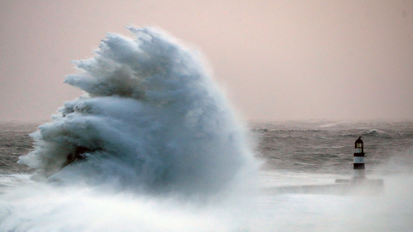 Storm Arwen: Snow and rain warning stays in place after three killed by ...