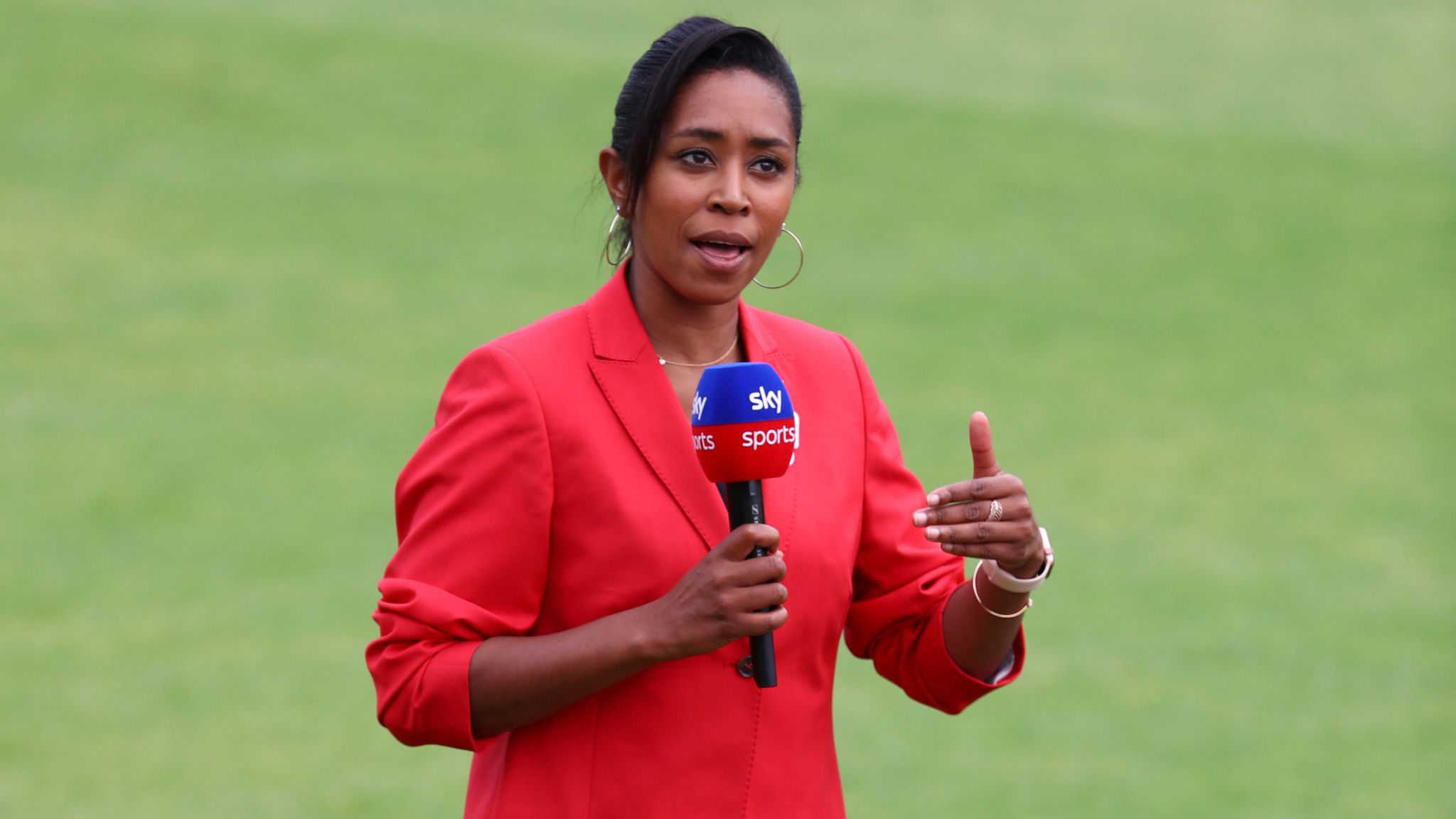 Ebony Rainford-Brent: Ex-England cricketer shares image of racist hate 