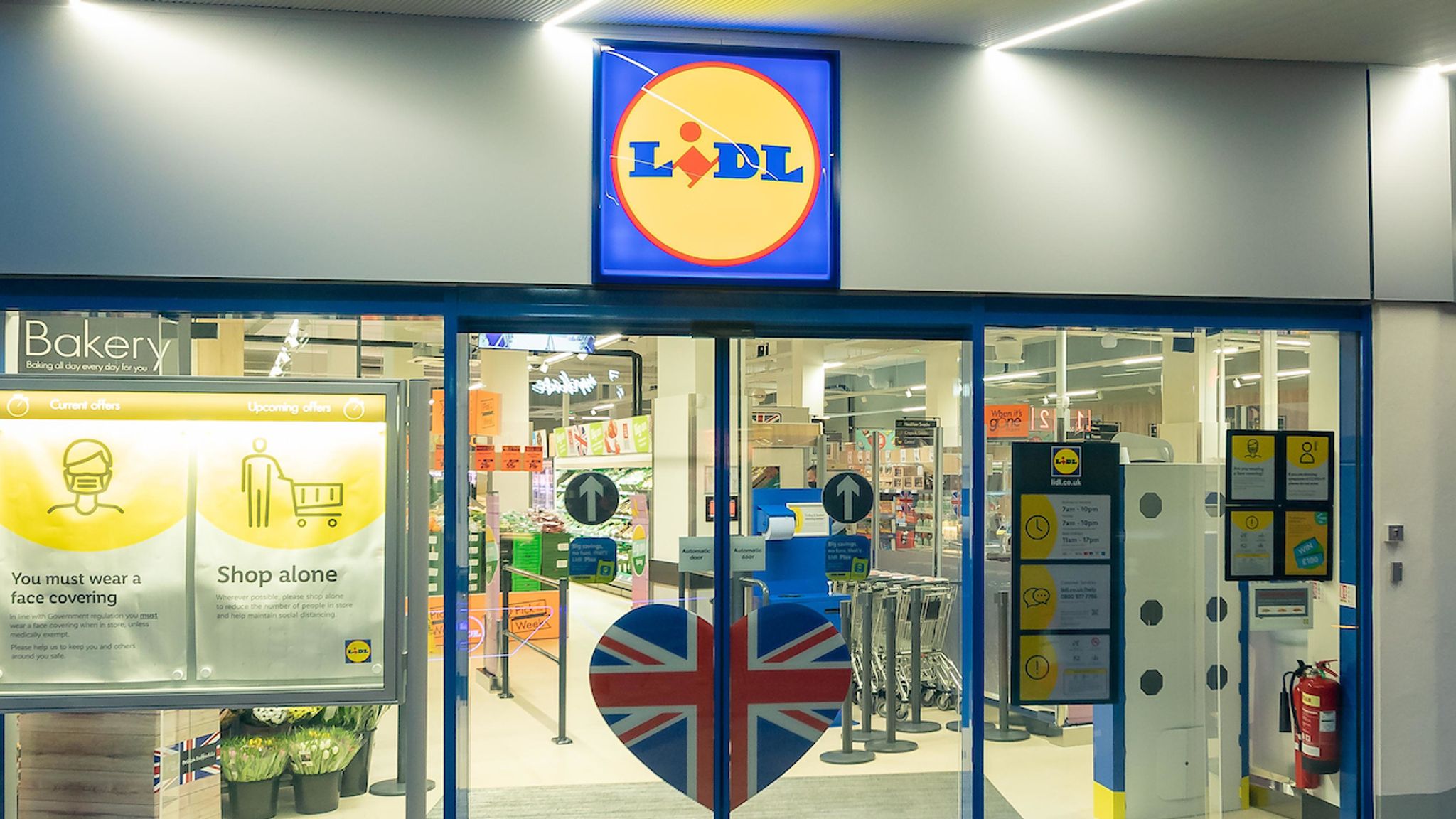 hebzuchtig Politieagent dictator Lidl says it will create 4,000 jobs as store numbers rise to 1,100 by end  of 2025 | Business News | Sky News