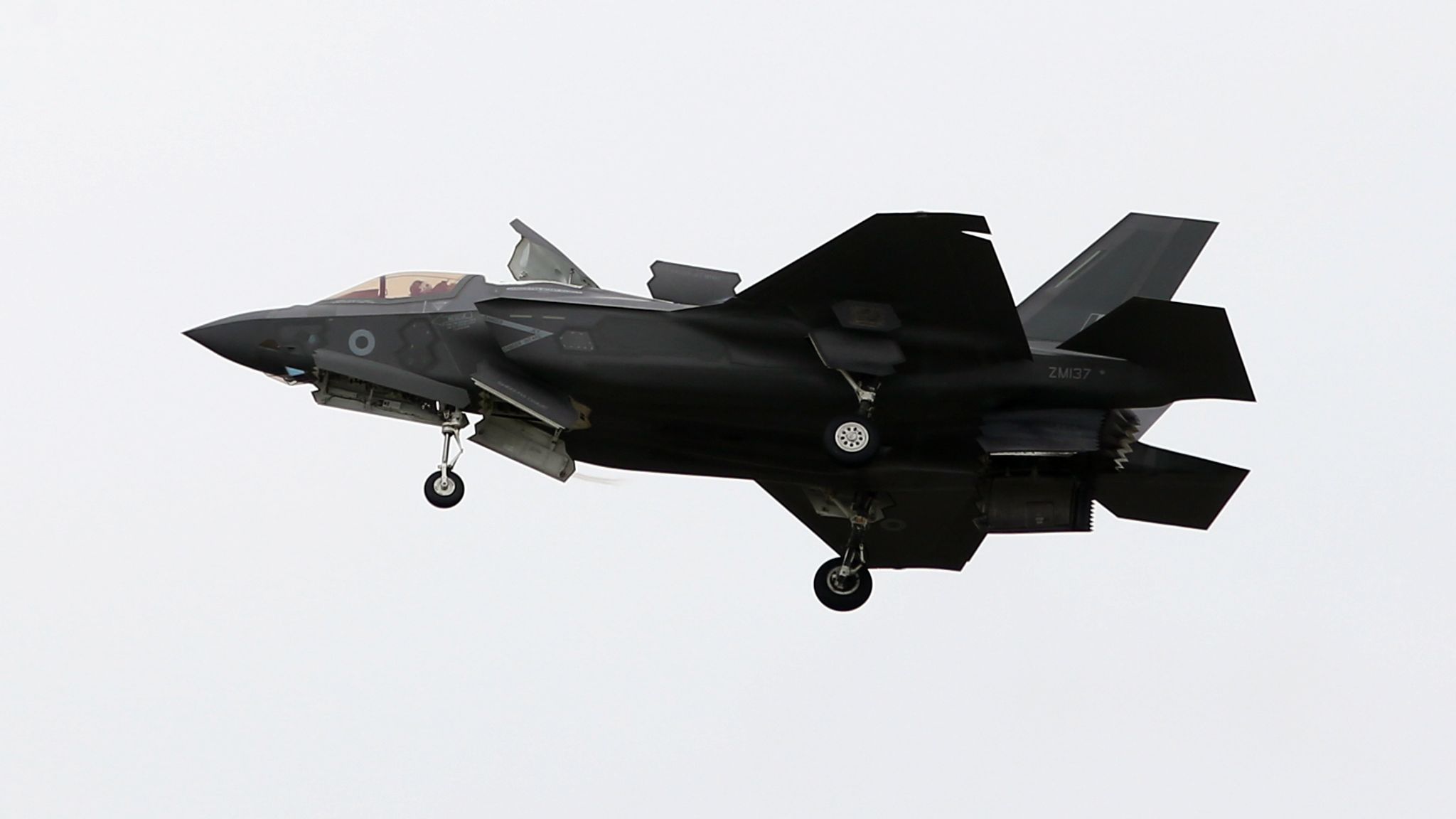 Pilot Ejects As British F35 Stealth Jet From Flagship HMS Queen ...