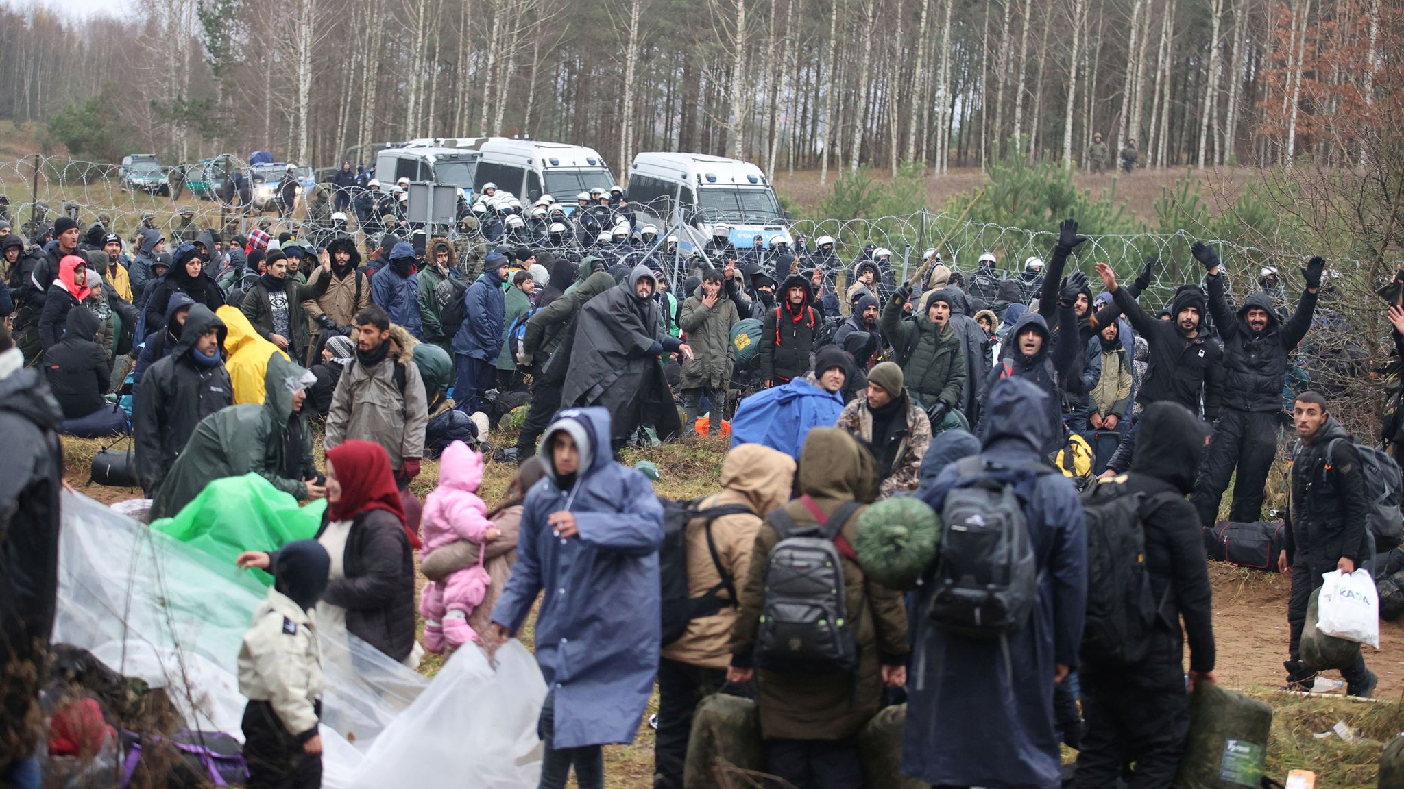 What Is Causing The Migrant Crisis At The Belarus-Poland Border ...