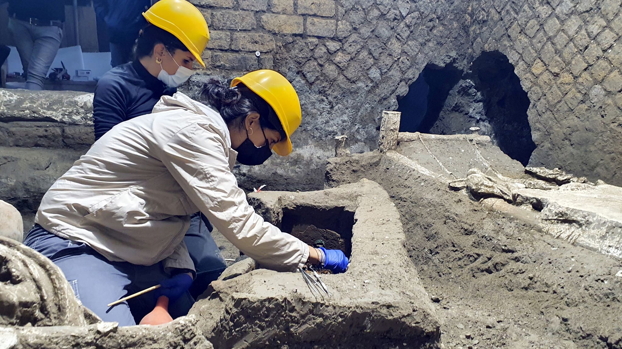 New discovery near Pompeii unearths 'little known' part of ancient city ...