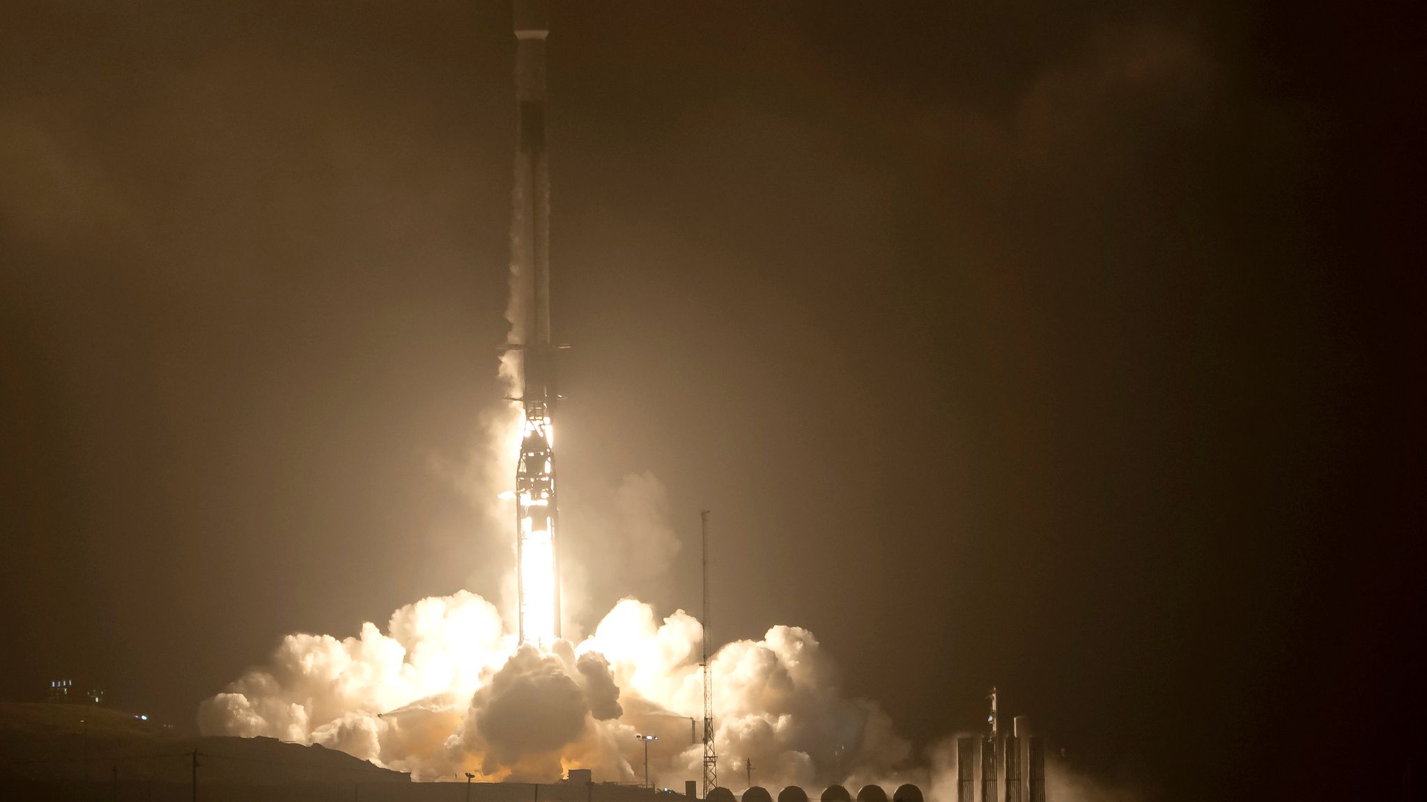 Asteroid launch. Космический зонд Double Asteroid redirection Test (Dart). Ракета в космосе. Космическая миссия Dart. Dart астероид.