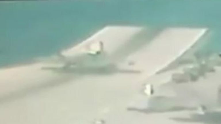 La vidéo semble montrer quelques instants avant que le F35 britannique ne s'écrase en Méditerranée