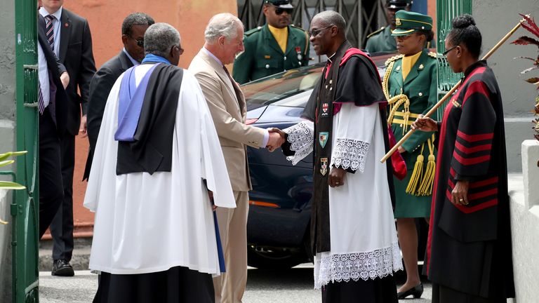 شاهزاده چارلز بریتانیا و کامیلا، دوشس کورنوال در مراسم کلیسایی در کلیسای جامع سنت پیتر شرکت کردند.  مایکل در بریج تاون، باربادوس، 24 مارس 2019.