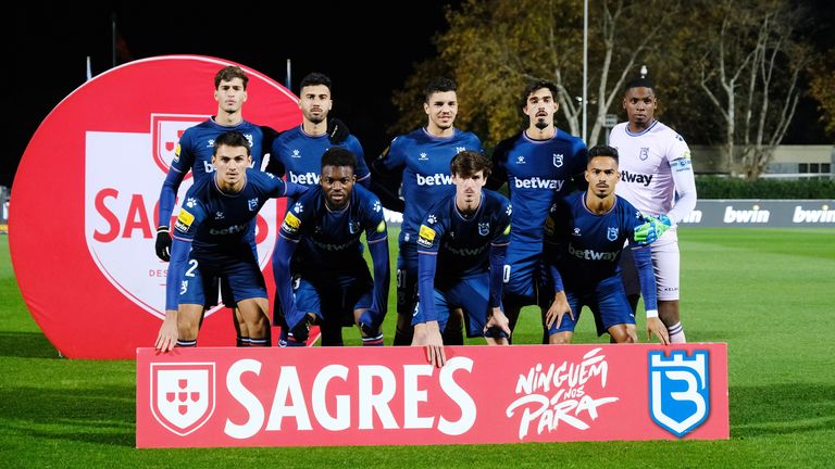 Soccer Football - Primeira Liga - Belenenses v Benfica - Estadio Nacional, Oeiras, Portugal - November 27, 2021 Belenenses players pose for a team group photo before the match with only 9 players due to a COVID-19 outbreak in the club REUTERS/Pedro Nunes TPX IMAGES OF THE DAY
