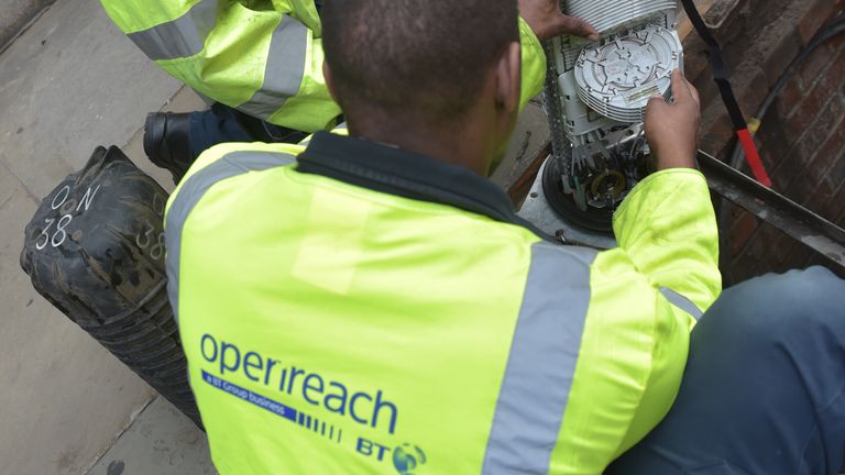 Fibre broadband engineers from Openreach, the infrastructure arm of BT work on a fibre cable junction in central London. PRESS ASSOCIATION Photo. Picture date: Wednesday October 3, 2018. See PA story INDUSTRY Openreach. Photo credit should read: Nick Ansell/PA Wire
