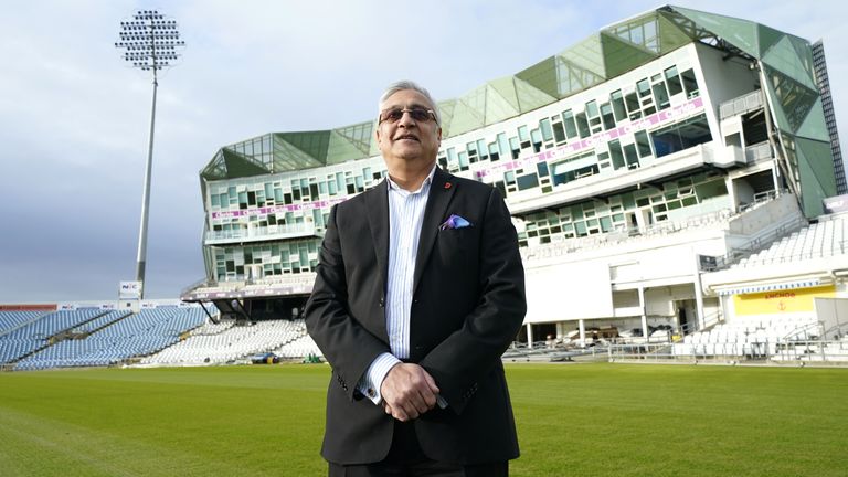 Lord Kamlesh Patel saat konferensi pers di Headingley Cricket Ground, Leeds.  Tanggal gambar: Senin 8 November 2021.