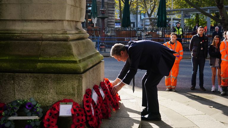 Labour leader Sir Keir Starmer lays a wreath at the war memorial at Euston Station in London, ahead of observing a two minute silence to remember the war dead on Armistice Day. Picture date: Thursday November 11, 2021.
