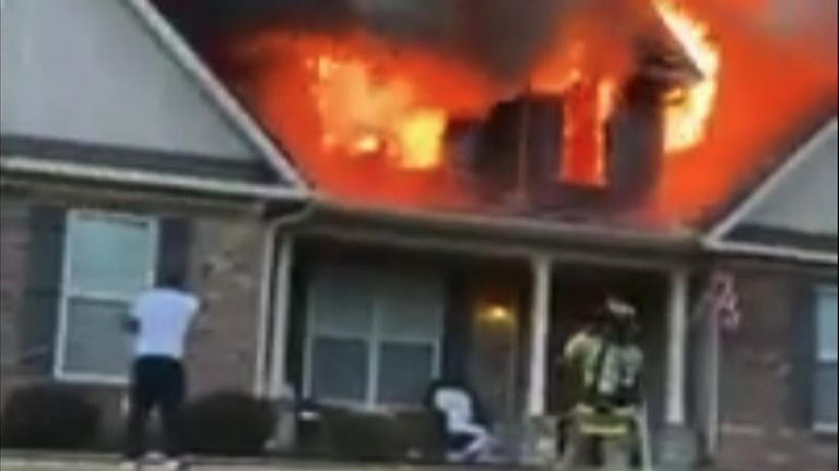 Pastor Sammy Smith&#39;s house burns