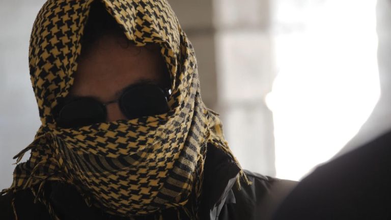 یک قاچاقچی عراقی با تلاش برای رسیدن به اروپا از ناامیدی مردم پول در می آورد