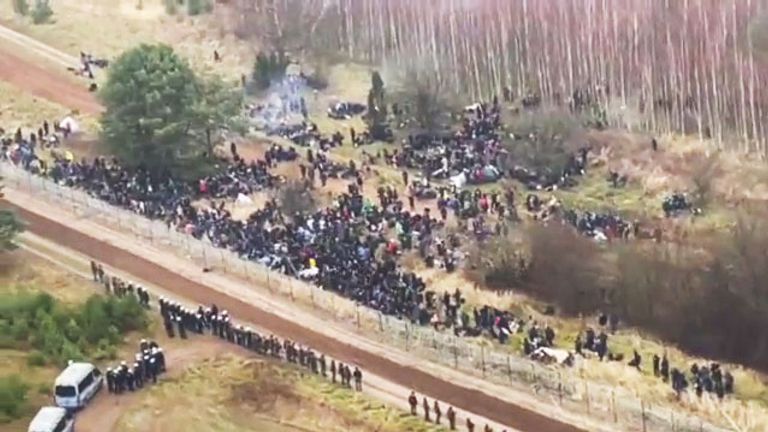 Grabs taken from twitter of Ministry of National Defence Poland - Caption reads ( translated )  A group of migrants is currently located in the vicinity of KuÅºnica    