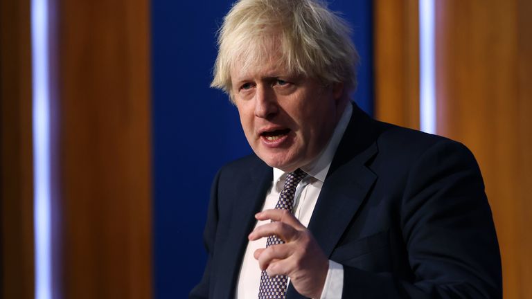 Le Premier ministre Boris Johnson lors d'un point de presse à Downing Street